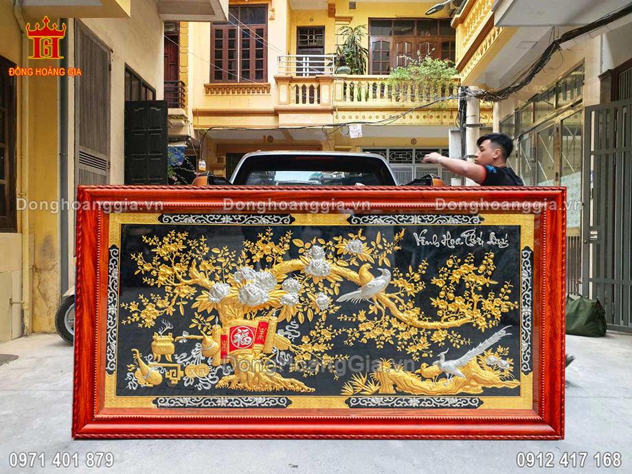 Bức tranh vinh hoa phú quý mạ vàng 24K được nghệ nhân chế tác vô cùng tinh xảo và đẹp mắt